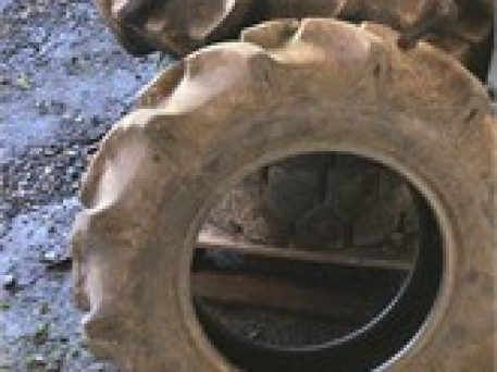 Bridgestone 8-16 Compact tractor tyres x2