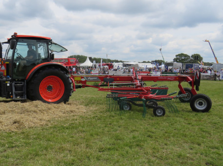 Ex Demo Kverneland 9472C Twin Rotor Rake